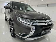 Mitsubishi Outlander 2.4 CVT Sunroof 2015 Brown Facelift Rear Entertainment